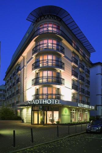 Alexander Am Zoo Hotel