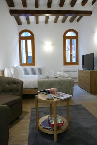 Standard Apartment image 6