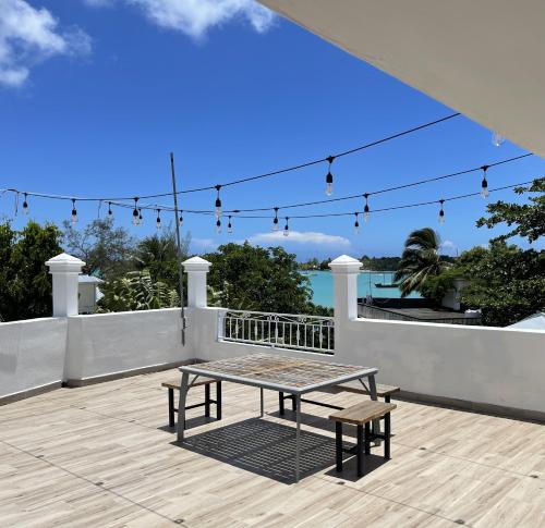 Studio H GrandBay Sea-View - Tap to explore photos