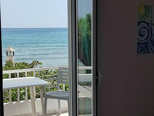  Coastal Apartment Christina in Makry Gialos