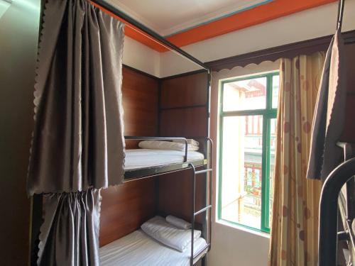 Alex Hostel in Hạ Long