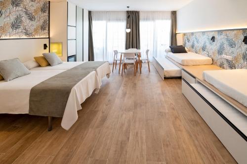 Medplaya Hotel Calypso - image 8
