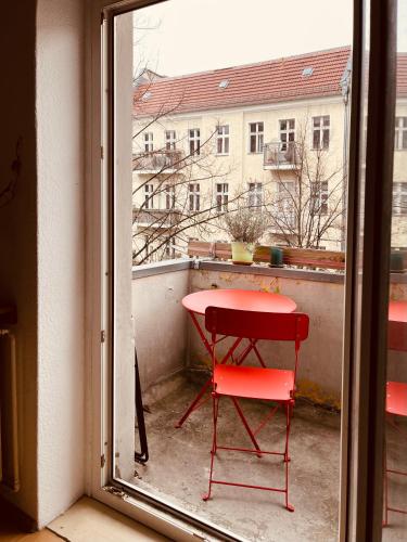 1 room apartment in Friedrichshain, Berlin (photo 2)
