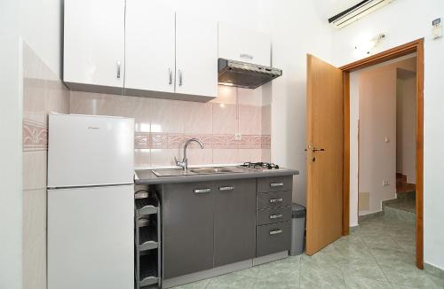 Apartment image 5