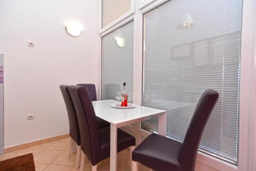 Apartment image 4