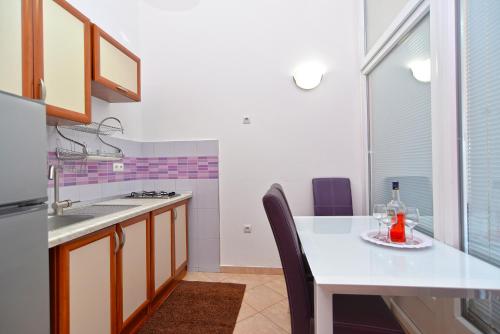 Apartment image 10