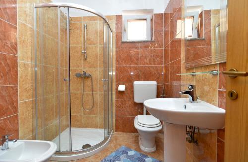 Apartment image 3