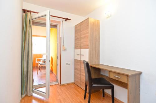 Apartment image 6