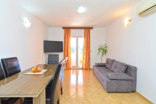 Apartment image 8