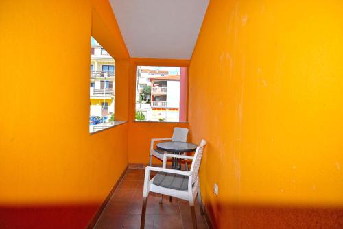 Apartment image 9