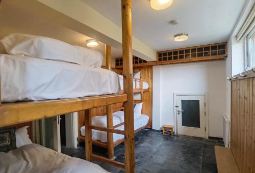 440529762 Brickyard Retreat at Mutianyu Great Wall Adjoin to Mutianyu Great Wall - Room with the View of Great Wall - Free Chinese massage experience - Vehicle Shuttle Service - International Catering - SPA& Nail Beauty Facilities