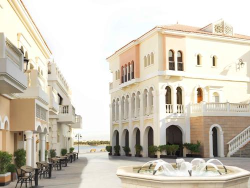 The Ritz-Carlton Abu Dhabi, Grand Canal