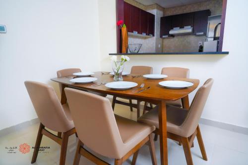 Alashrafia Saray, Lovely 2 BR apartment in Sport city, Dubaj
