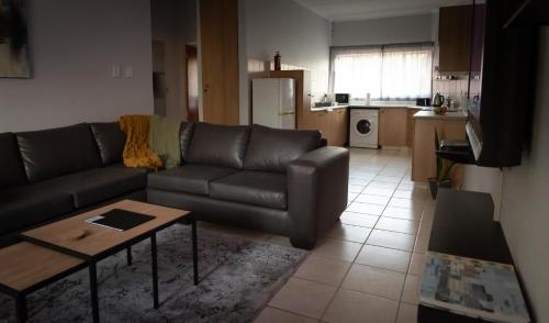 VillaZek a modern 2 bedroom open- plan apartment with parking