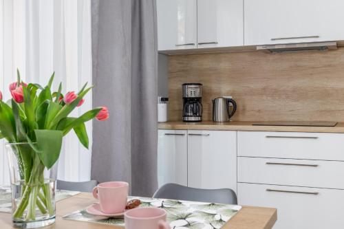 Apartment with Parking 500 m from The Sea by Noclegi Renters