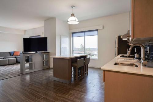 Hyatt House Louisville East - image 12