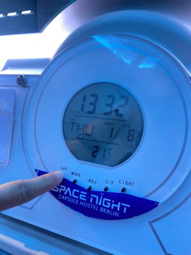 Space Night Capsule Hostel - image 9