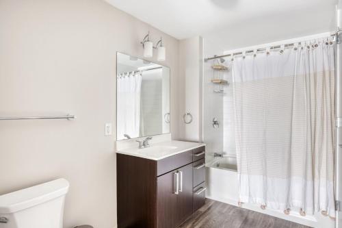 East Cambridge 1br w wd gym nr Lechmere T BOS-859