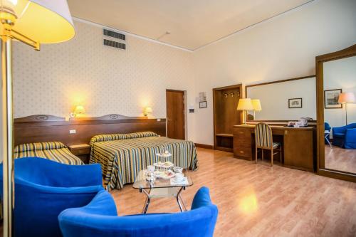 room detail thumbnail 0