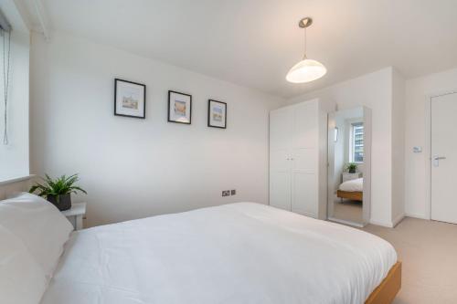 Luxury 2 Bedroom Apartment, Balcony View, Holland Park, Notting Hill, Chelsea, Complimentary Fast WiFi, Tea & Coffee, Londýn (fotografie 4)