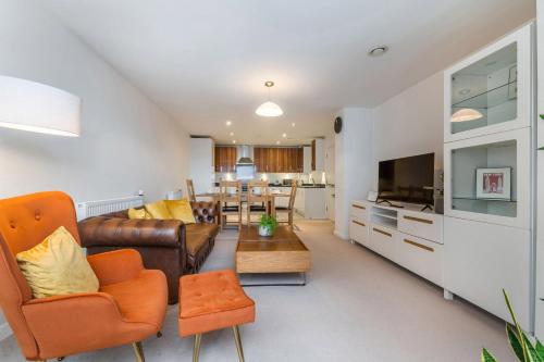 Luxury 2 Bedroom Apartment, Balcony View, Holland Park, Notting Hill, Chelsea, Complimentary Fast WiFi, Tea & Coffee, Londýn (fotografie 5)