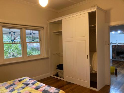 UnitA 2-bedroom unit Bigbackyard & your own driveway