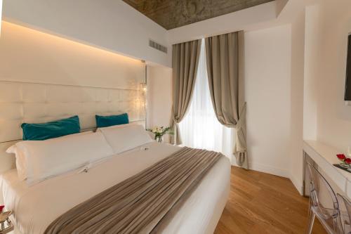 Standard Double or Twin Room - Separate Building- Via del Sudario 27