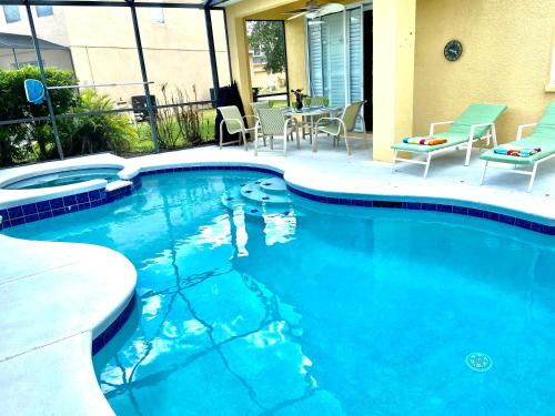 Amazing Pool home near the Magic of Disney in Davenport, USA