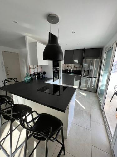 Kitchen, Le bonheur de saint Aygulf near A Pignata