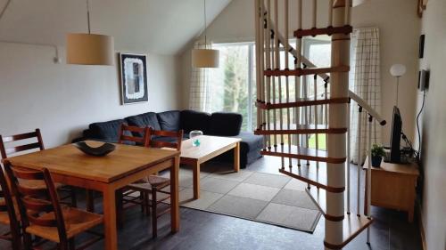 Hausvikstranda, Lyngdal (foto 7)