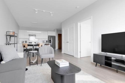 บริการและสิ่งอำนวยความสะดวก, Arlington Heights 1BR w Gym Lounge nr Metra CHI-592 in อาร์ลิงตัน ไฮทส์ (IL)