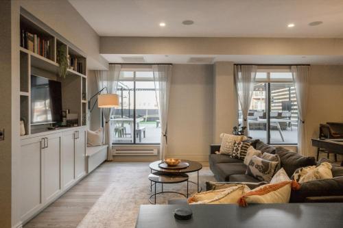 Facilities, Elmhurst 1br w lounge pool gym nr Metra CHI-866 in Elmhurst
