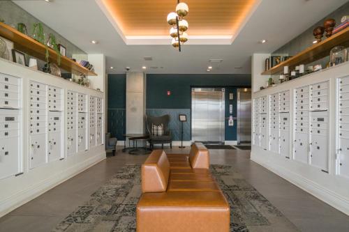 Facilities, Elmhurst 1br w lounge pool gym nr Metra CHI-866 in Elmhurst