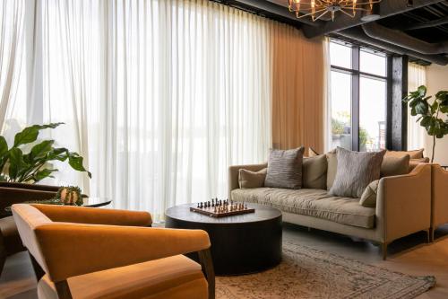 Oprema, Logan Square 2br w pool lounge gym nr L CHI-869 in Logan Square