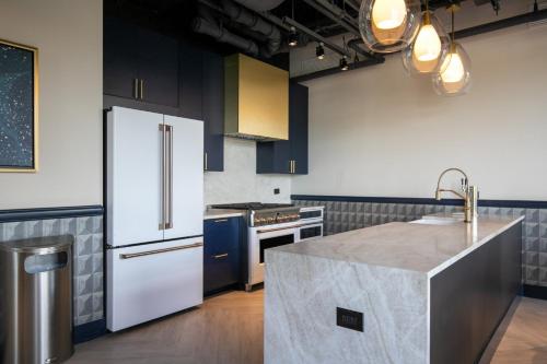 Oprema, Logan Square 2br w pool lounge gym nr L CHI-869 in Logan Square