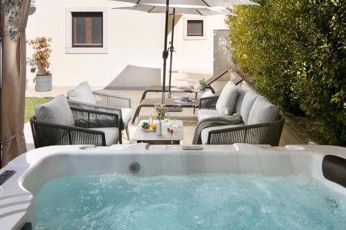 House NoE- with hot tub - Accommodation - Bale