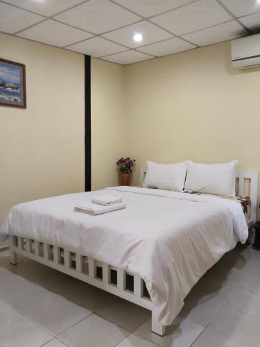 1 queen bed