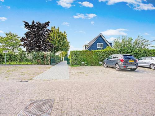 Detached house on the water with jetty in Langweer Frl