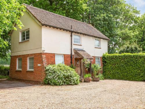 Garden Cottage 1 - Uk42881 - Liphook