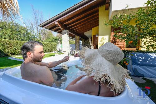 DesenzanoLoft Luxury suite with jacuzzi and garden