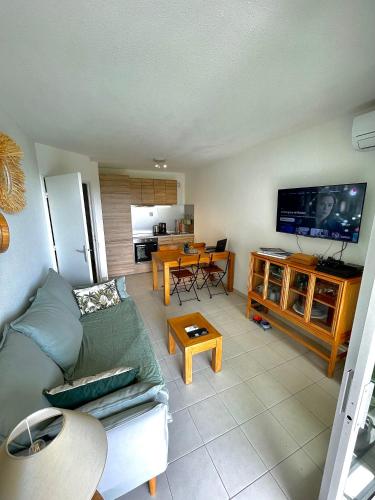 Lounge/area TV in comune, Appartement tout confort vue mer in Avenue de Cannes