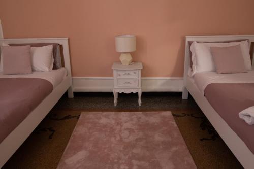 Twin Room with Private External Bathroom image 9