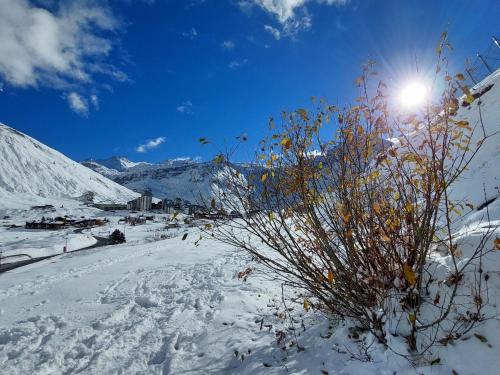 Apartment Les Olympiques - Tignes 1800-7 by Interhome