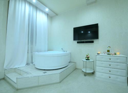 Alex Hotel on Prosveshcheniya - image 7