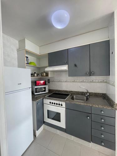 Konyha, Alpen1 Forner in Cerromar