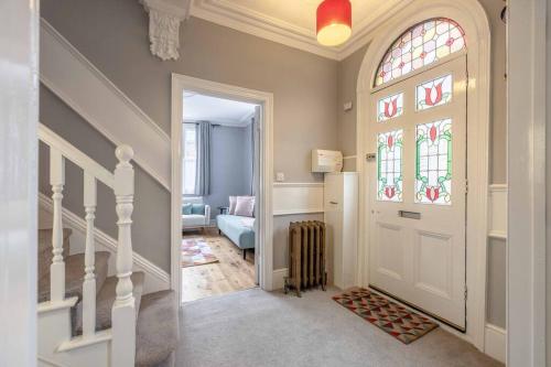 Stylish Home Central Windsor-Walk 2 All The Sights - By Tempstay, Windsor (Foto 9)