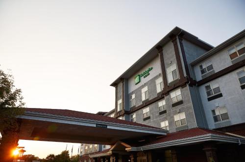 Holiday Inn Hotel & Suites Madison West, an IHG Hotel