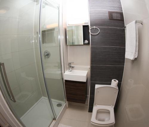 9a Craven Road Bayswater From Just 32 Book Now - 