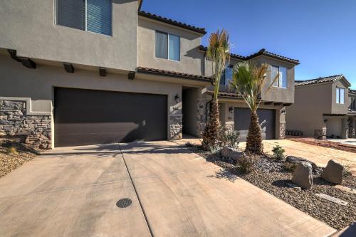 Splendid Whole Townhome - Private Hot Tub Firepit VS546