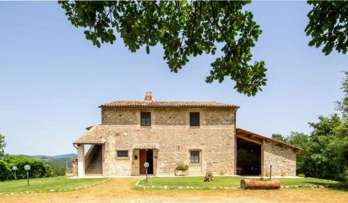 Casale on the lake with sauna and saltwater swimming pool